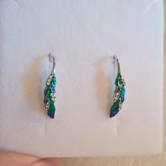 Elegant Sterling Silver Feather Earrings - Picture 7 of 16